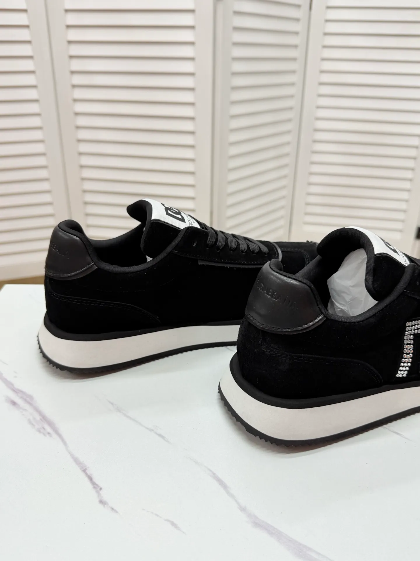 Men's clothing and shoes 250. The latest sports and casual shoes for couples (DG) are fashionable and versatile, and can add luster to various looks. Create an exquisite design with unique dynamic vitality and modern atmosphere, showing modern elegance. Size: 36-46 (45 and 46 are custom-made and cannot be returned or exchanged) Se